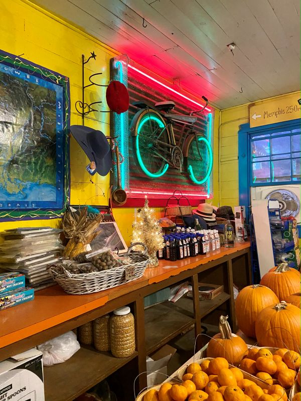 The inside of The Tomato Place, a restaurant in Vicksburg.